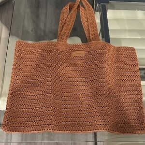 BURBERAY Elegant Tan Woven Tote Bag